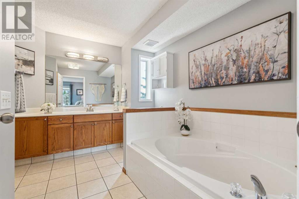 Single Family House for Sale in  Somerset Way SW Somerset Calgary 