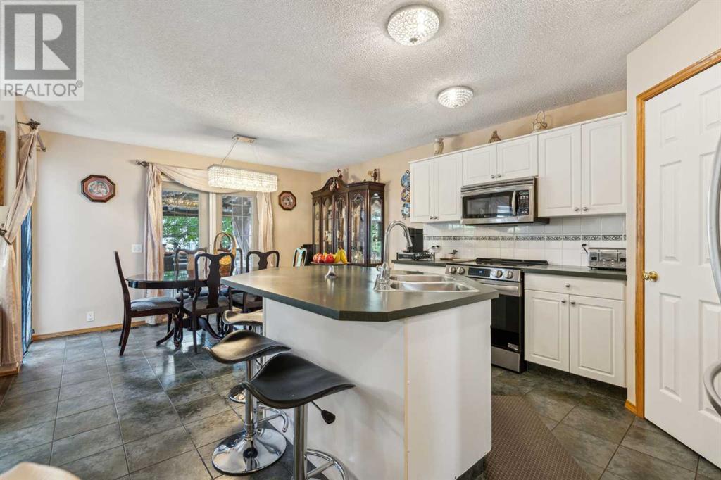 Single Family House for Sale in  Somerset Way SW Somerset Calgary 