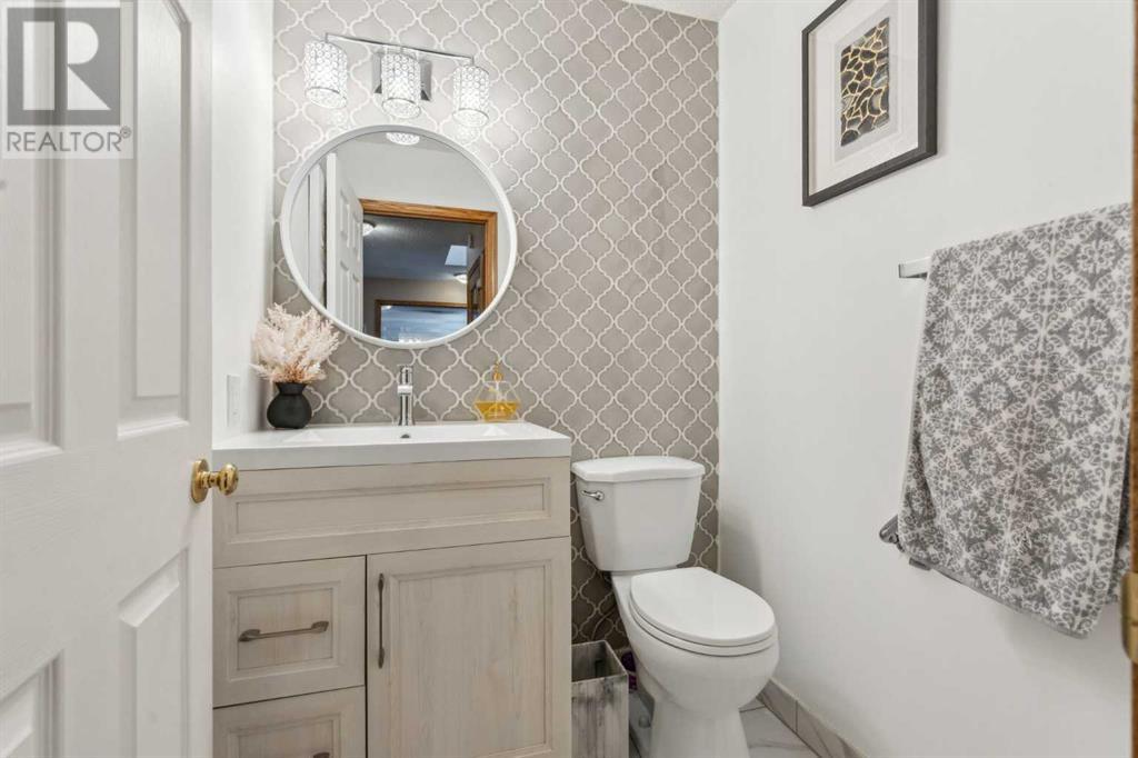 Single Family House for Sale in  Somerset Way SW Somerset Calgary 