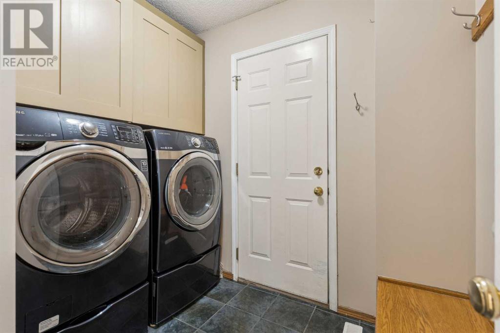 Single Family House for Sale in  Somerset Way SW Somerset Calgary 