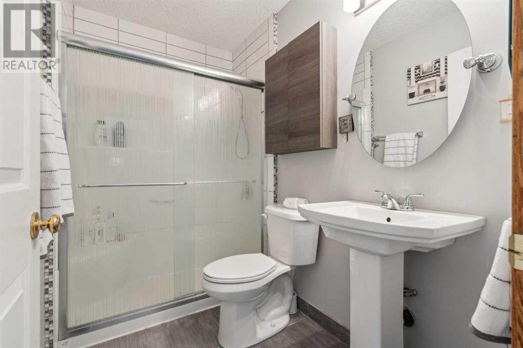 Single Family House for Sale in  Somerset Way SW Somerset Calgary 