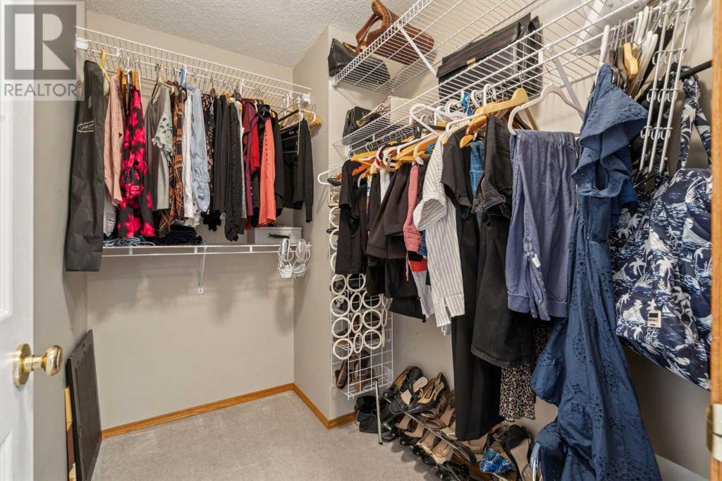 Single Family House for Sale in  Somerset Way SW Somerset Calgary 