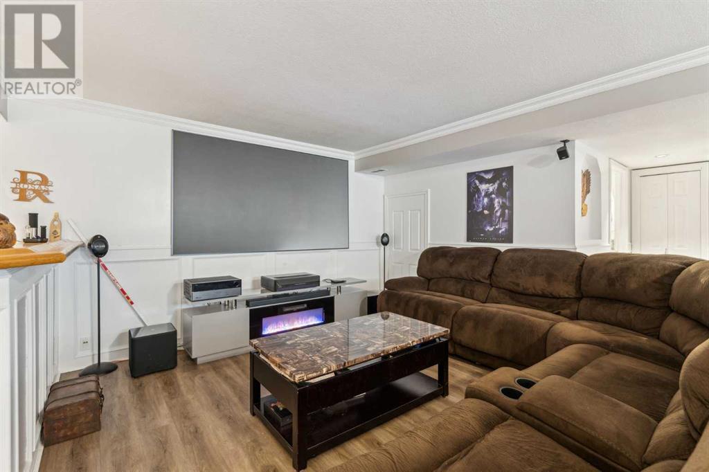 Single Family House for Sale in  Somerset Way SW Somerset Calgary 