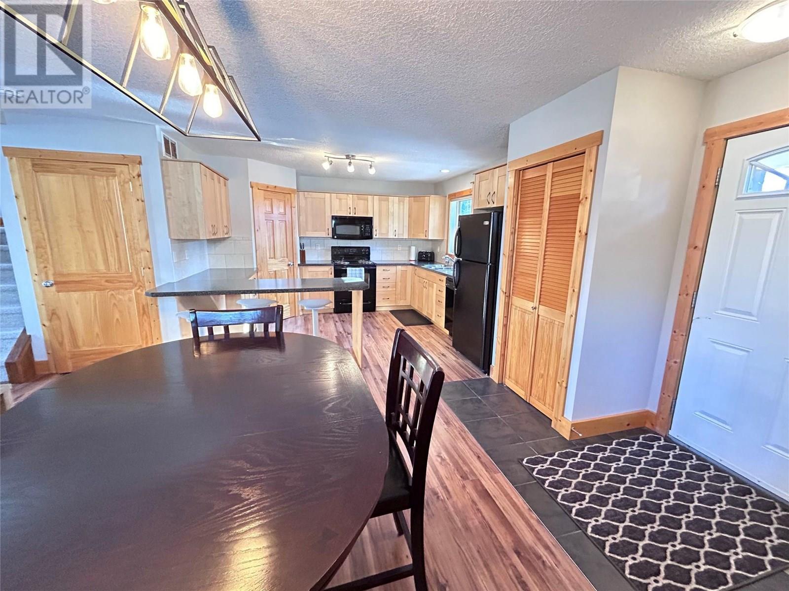 Photo 4 of 4868 Riverview Drive Unit 93, Edgewater BC
