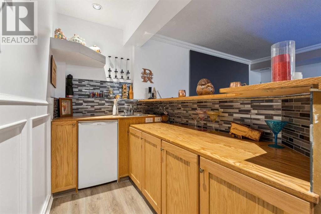 Single Family House for Sale in  Somerset Way SW Somerset Calgary 