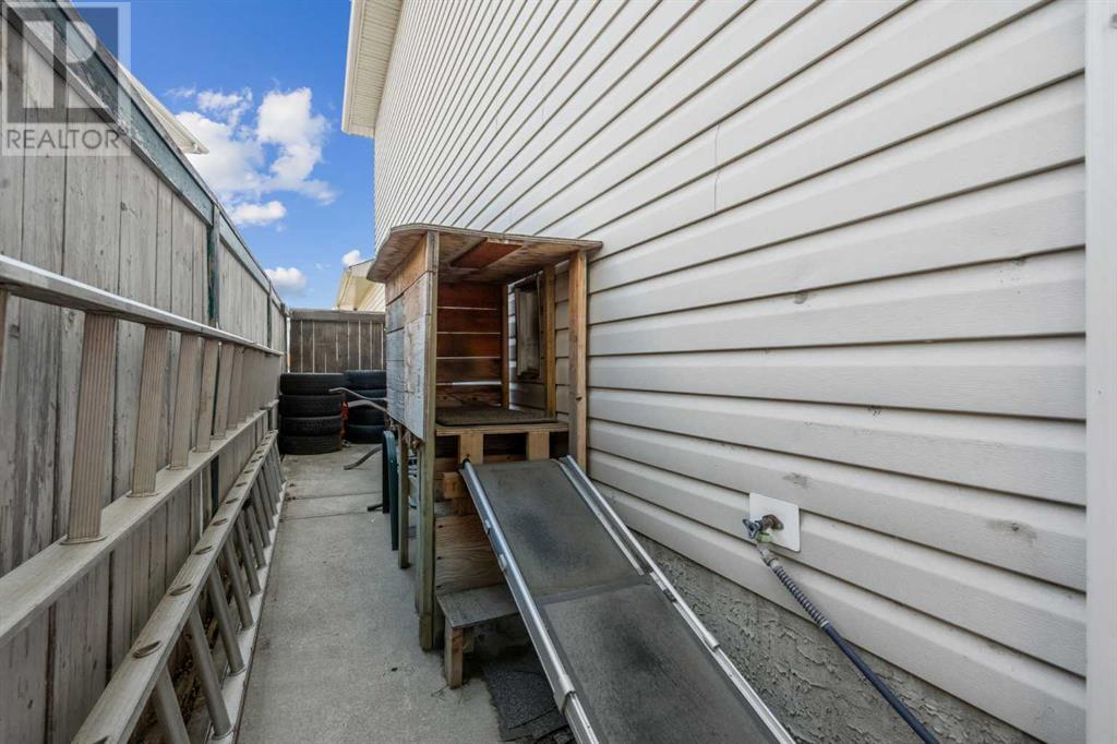 Single Family House for Sale in  Somerset Way SW Somerset Calgary 