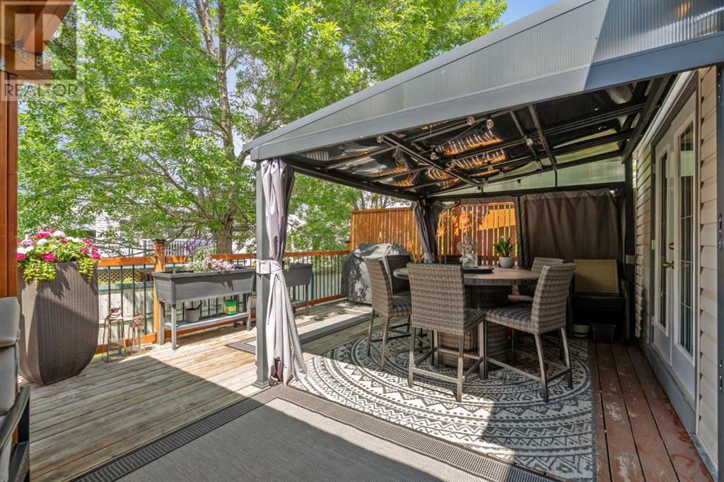 Single Family House for Sale in  Somerset Way SW Somerset Calgary 