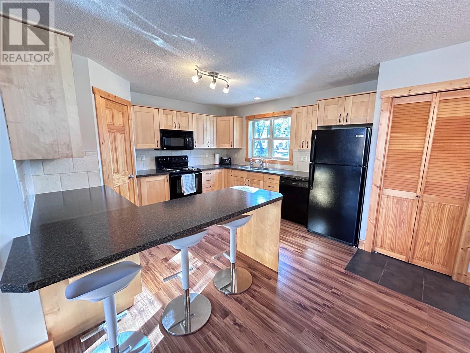 Photo 5 of 4868 Riverview Drive Unit 93, Edgewater BC