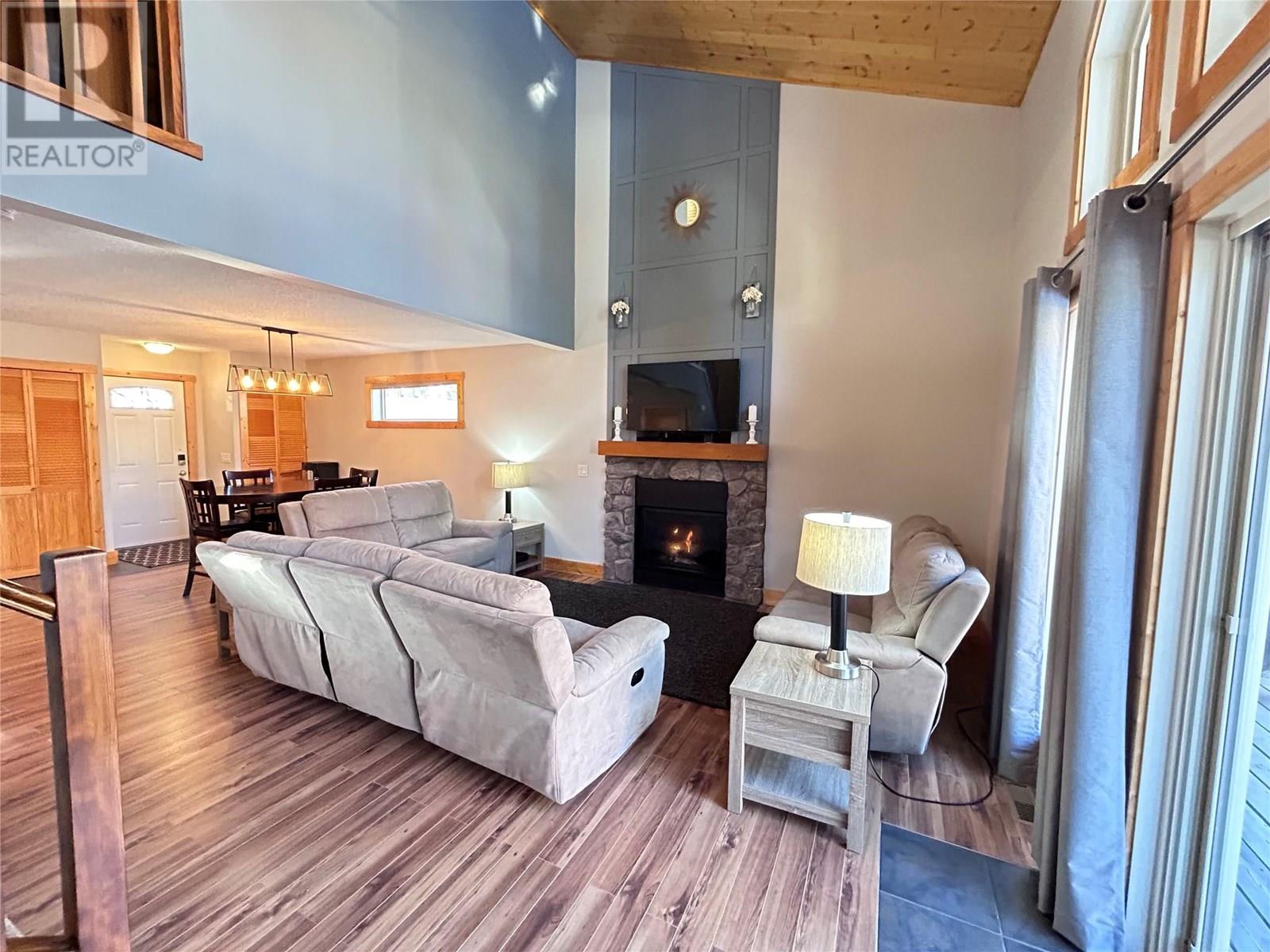 Photo 10 of 4868 Riverview Drive Unit 93, Edgewater BC
