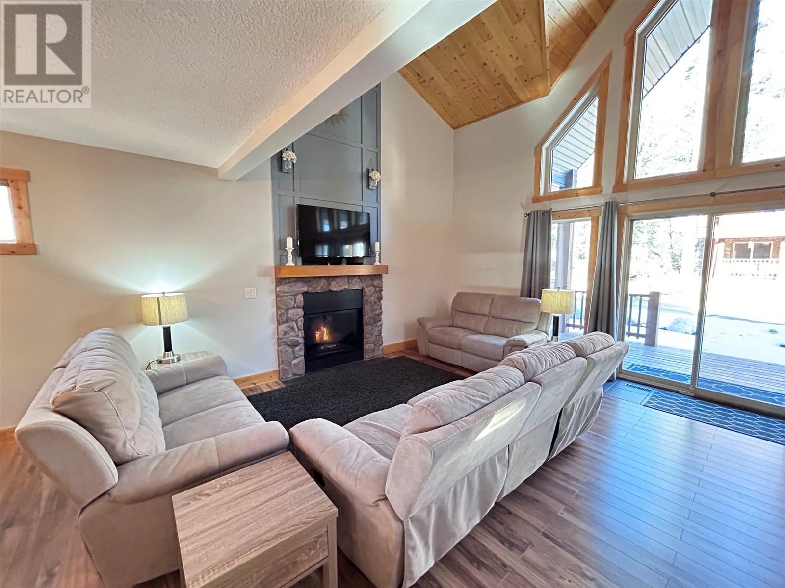 Photo 9 of 4868 Riverview Drive Unit 93, Edgewater BC