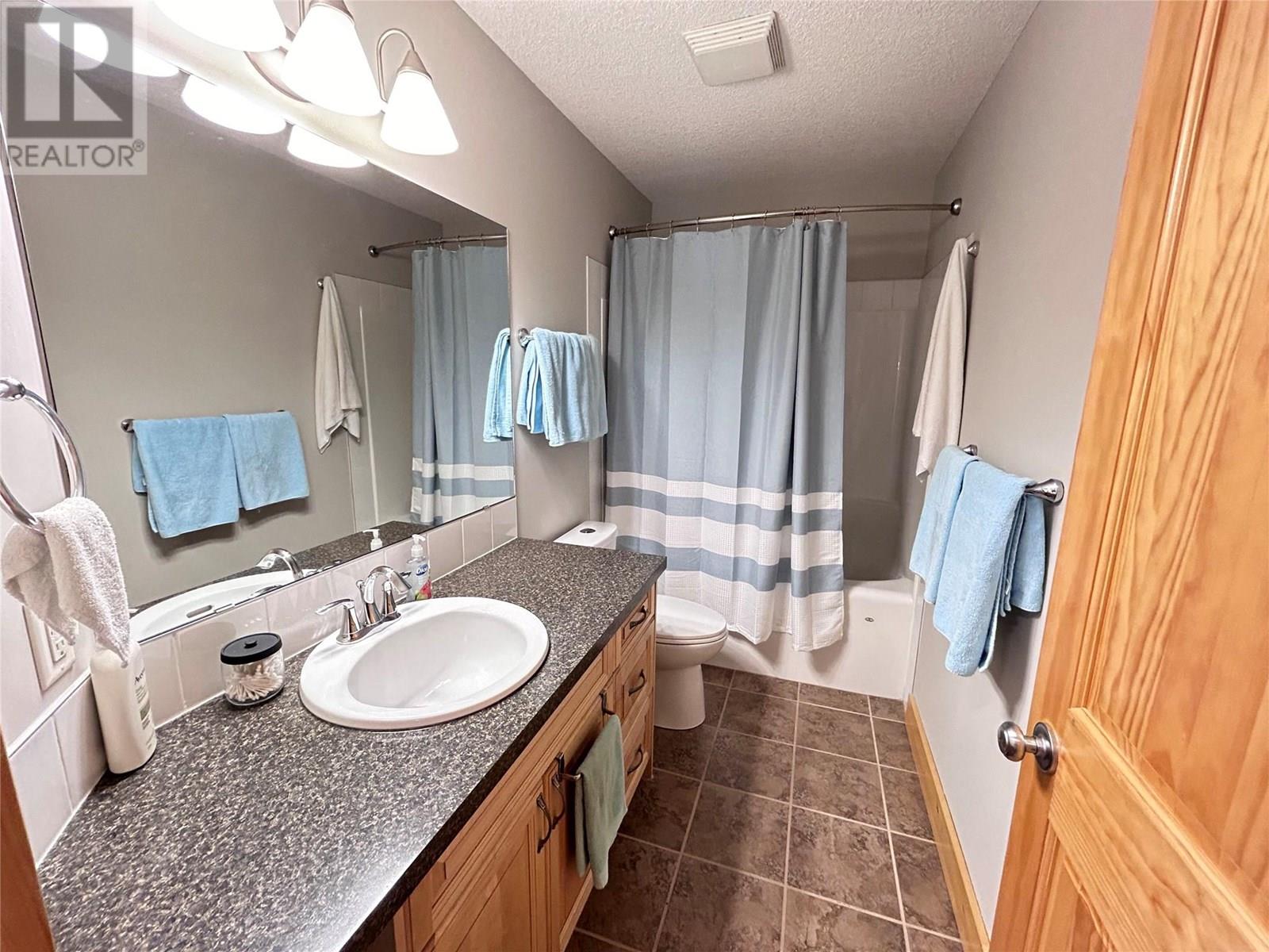 Photo 15 of 4868 Riverview Drive Unit 93, Edgewater BC