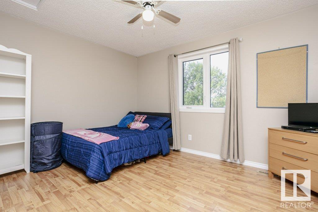 Photo 9 of 65 Dalton Wy, Sherwood Park AB