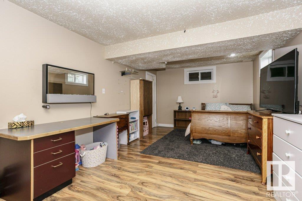Photo 4 of 65 Dalton Wy, Sherwood Park AB
