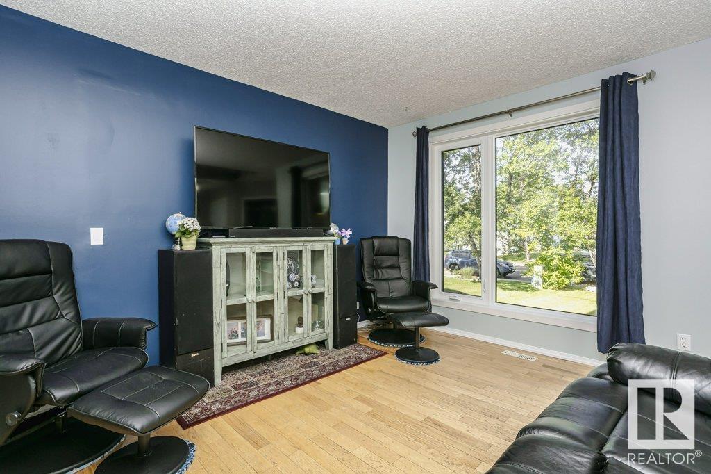 Photo 6 of 65 Dalton Wy, Sherwood Park AB