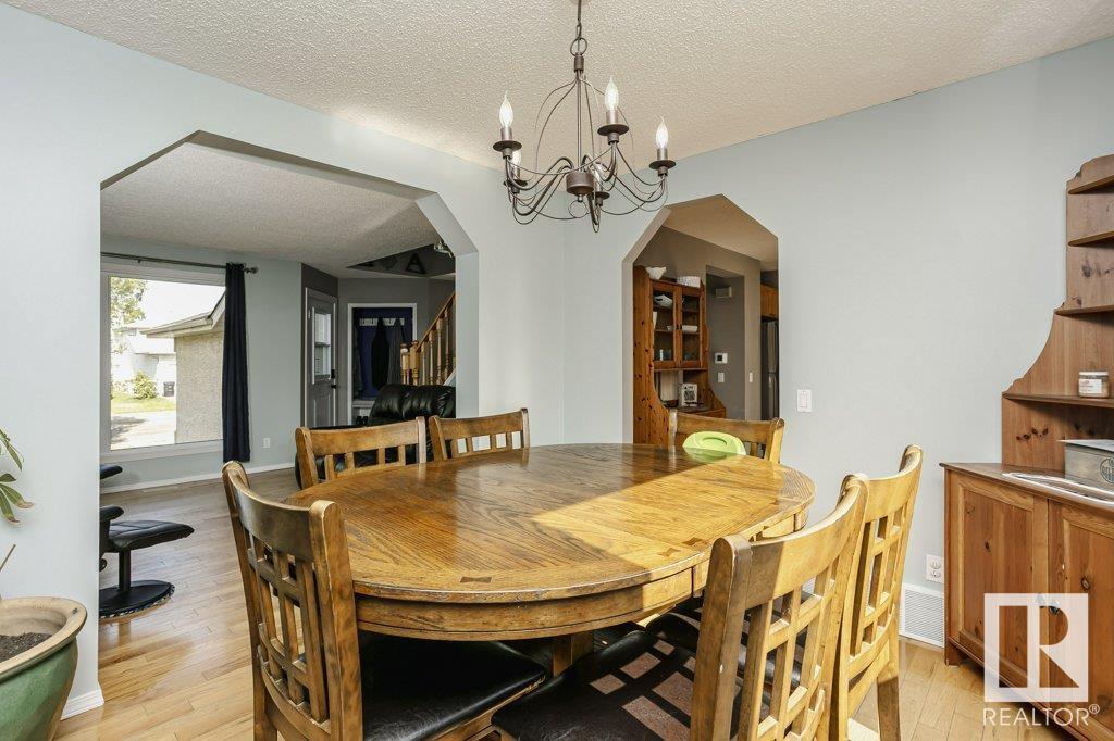 Photo 37 of 65 Dalton Wy, Sherwood Park AB