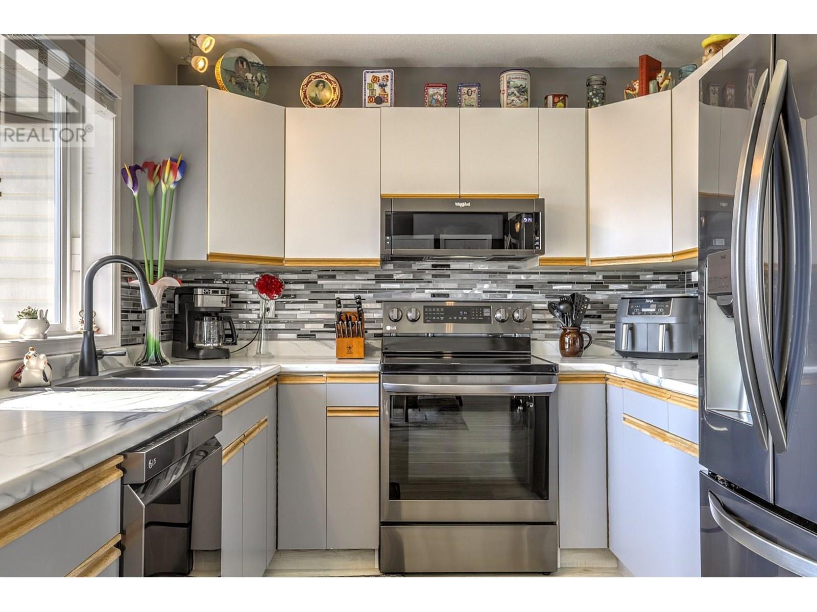15 4210 Alexis Park Drive, Vernon