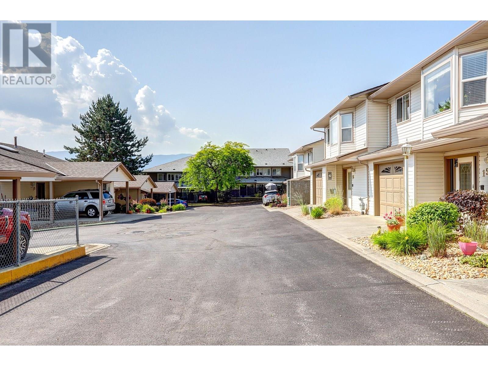 15 4210 Alexis Park Drive, Vernon