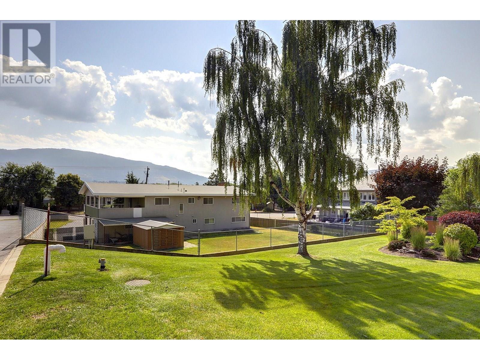 15 4210 Alexis Park Drive, Vernon