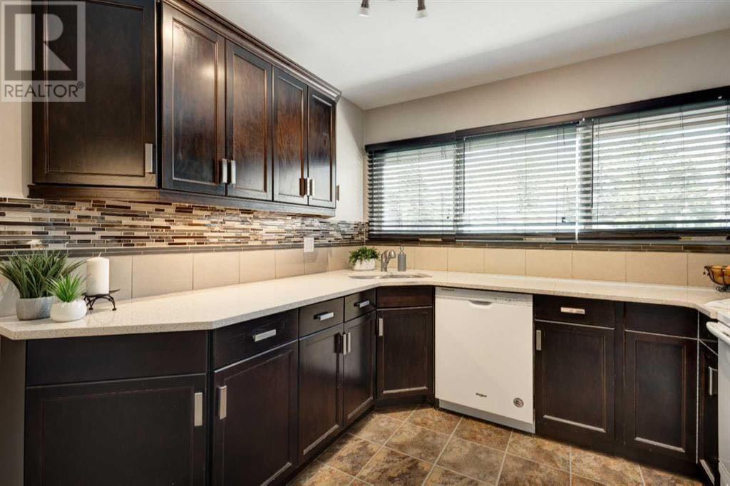 Single Family House for Sale in   Elbow Drive SW Chinook Park Calgary 