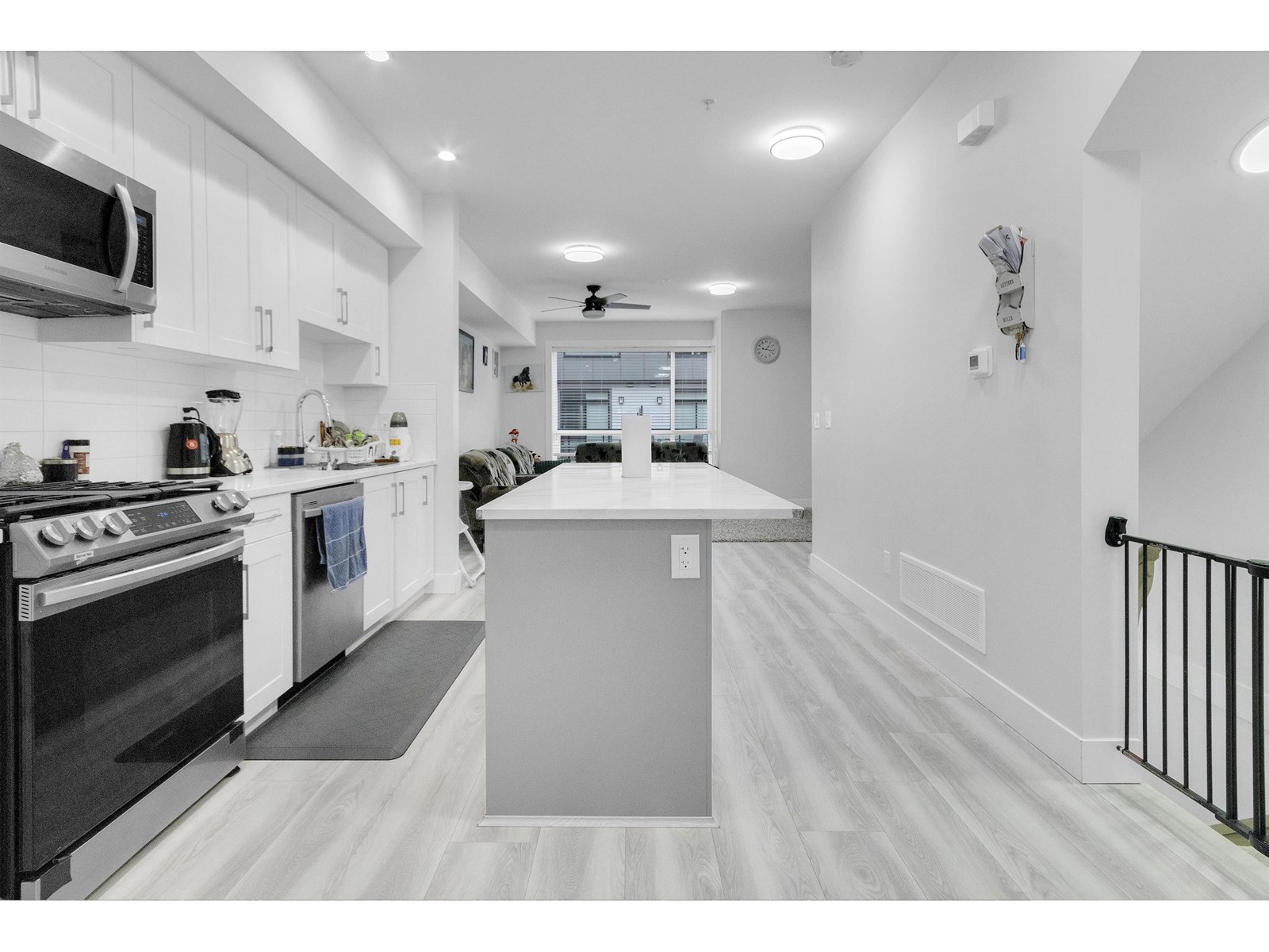 Photo 9 of 22 19631 55 A Avenue, Langley BC