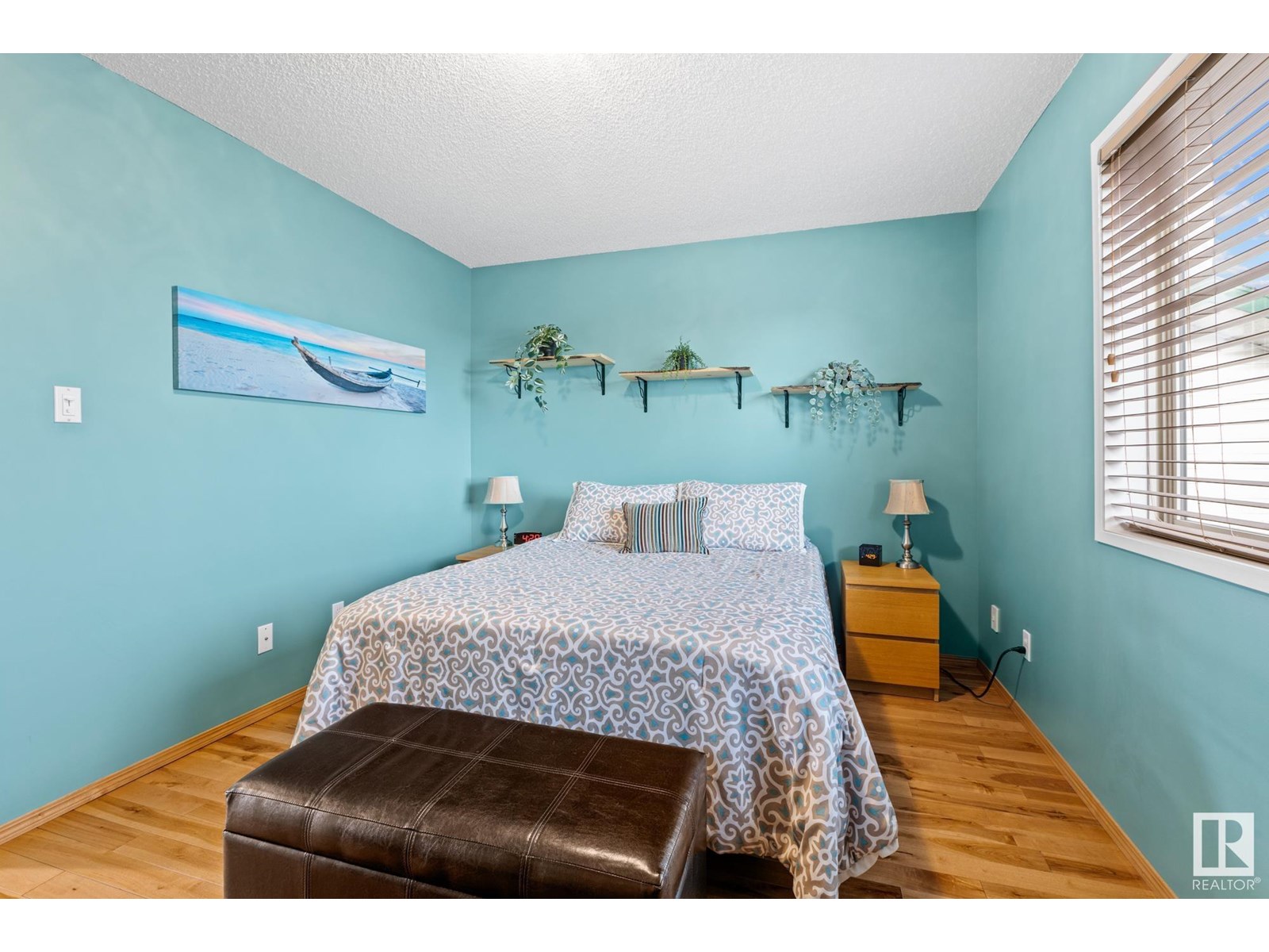 Photo 22 of 5827 162 B Av Nw, Edmonton AB
