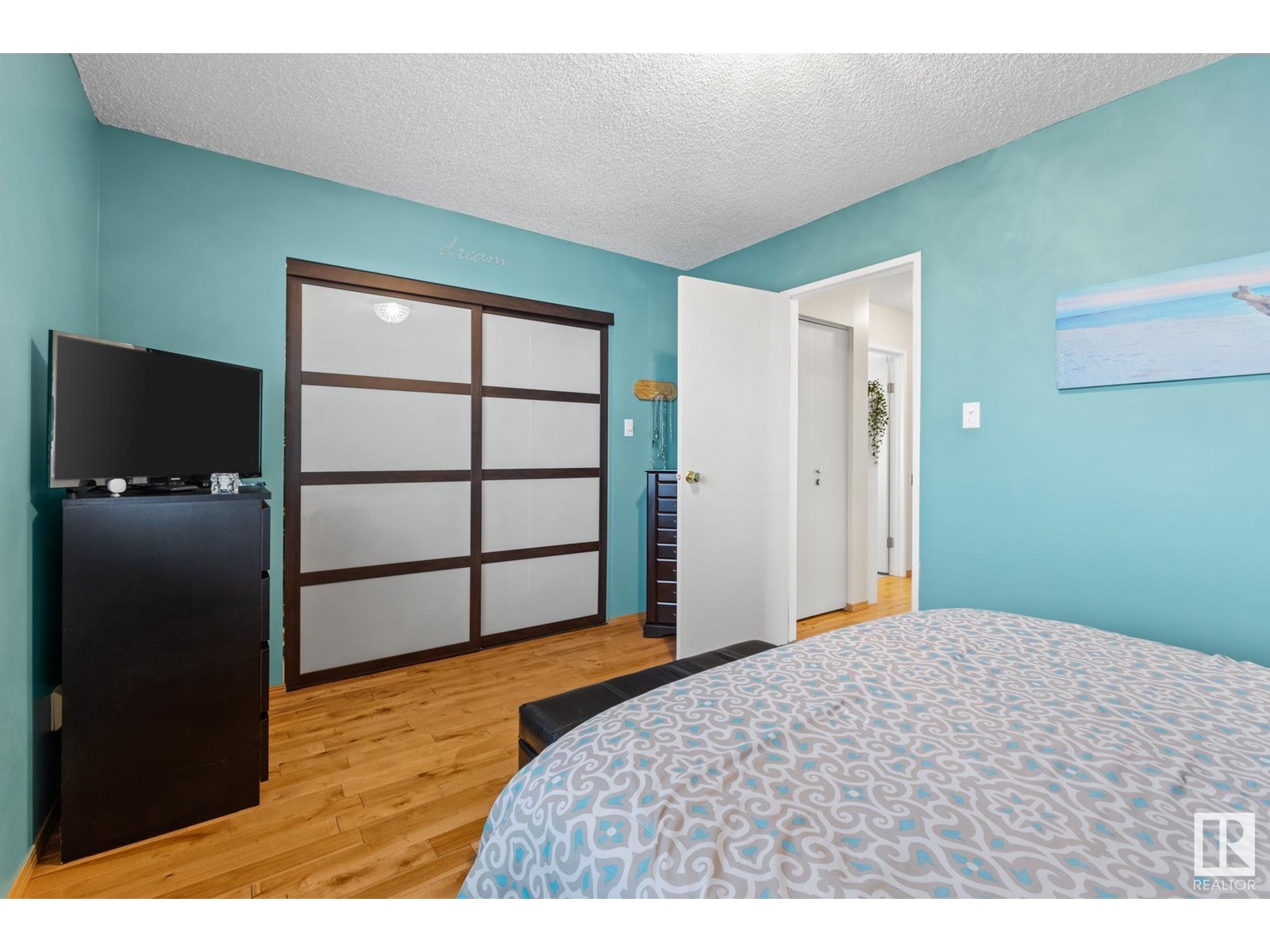 Photo 23 of 5827 162 B Av Nw, Edmonton AB