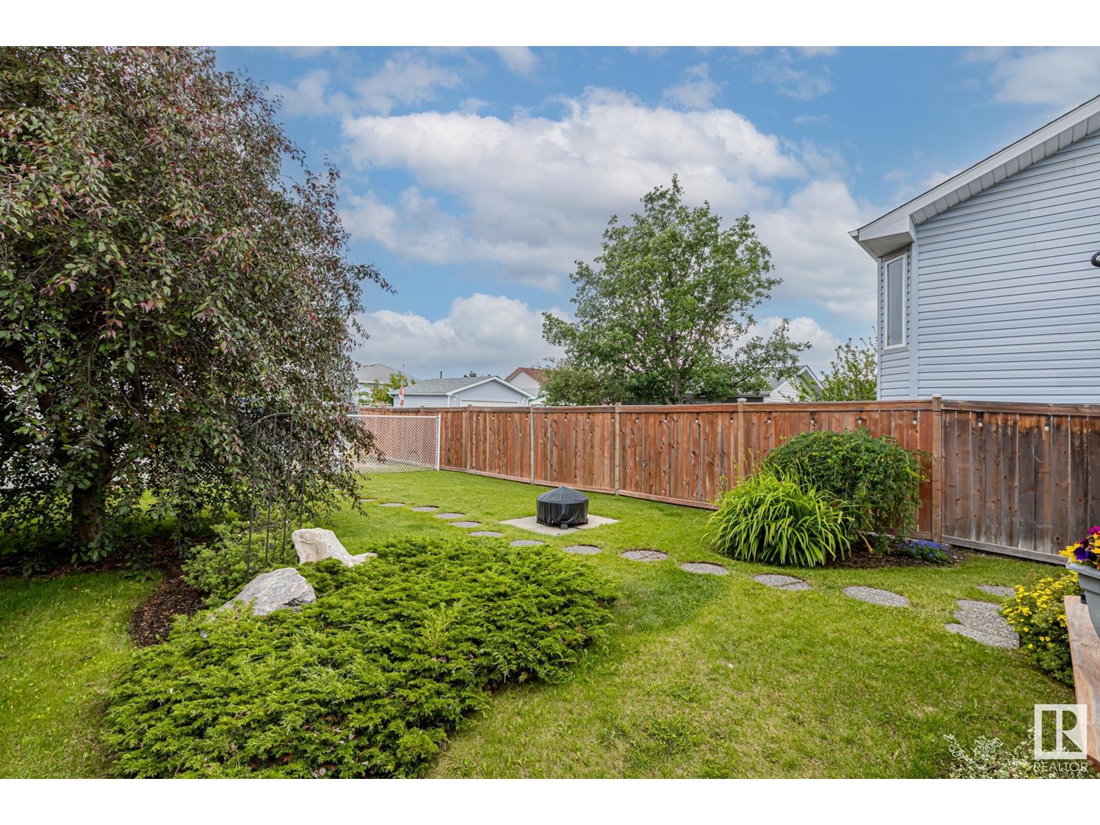 Photo 43 of 5827 162 B Av Nw, Edmonton AB