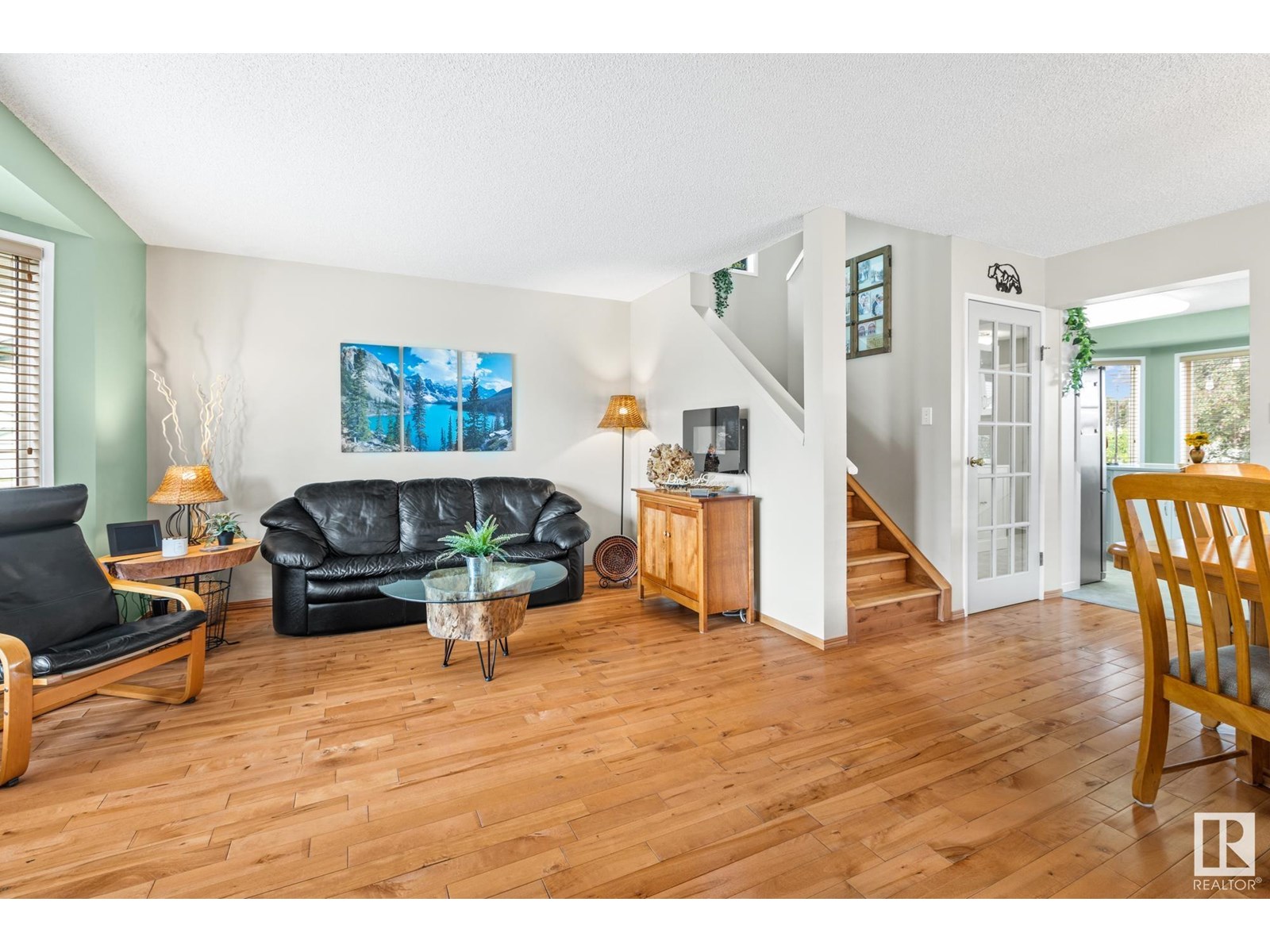 Photo 6 of 5827 162 B Av Nw, Edmonton AB