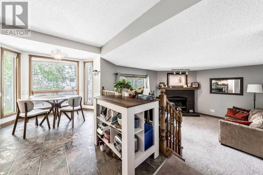 Single Family House for Sale in  Sandpiper Circle NW Sandstone Valley Calgary 