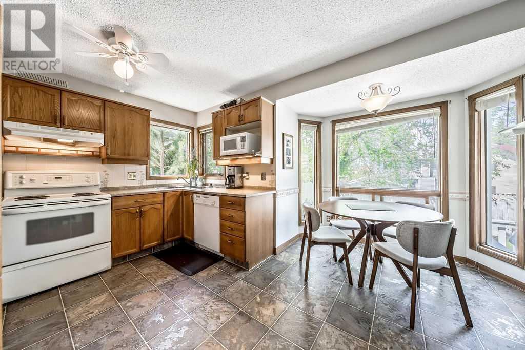 Single Family House for Sale in  Sandpiper Circle NW Sandstone Valley Calgary 