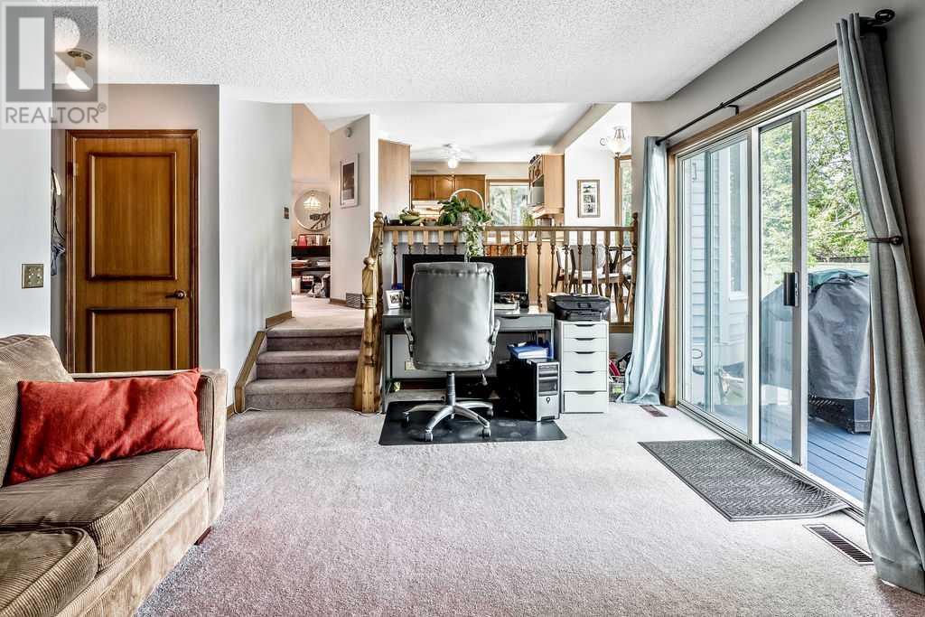Single Family House for Sale in  Sandpiper Circle NW Sandstone Valley Calgary 