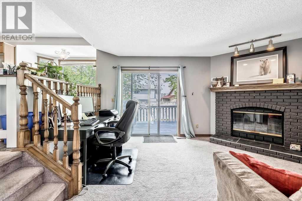 Single Family House for Sale in  Sandpiper Circle NW Sandstone Valley Calgary 