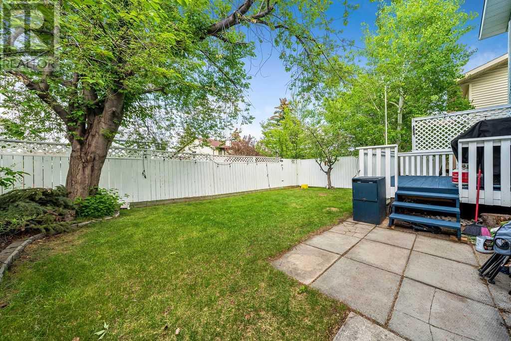 Single Family House for Sale in  Sandpiper Circle NW Sandstone Valley Calgary 