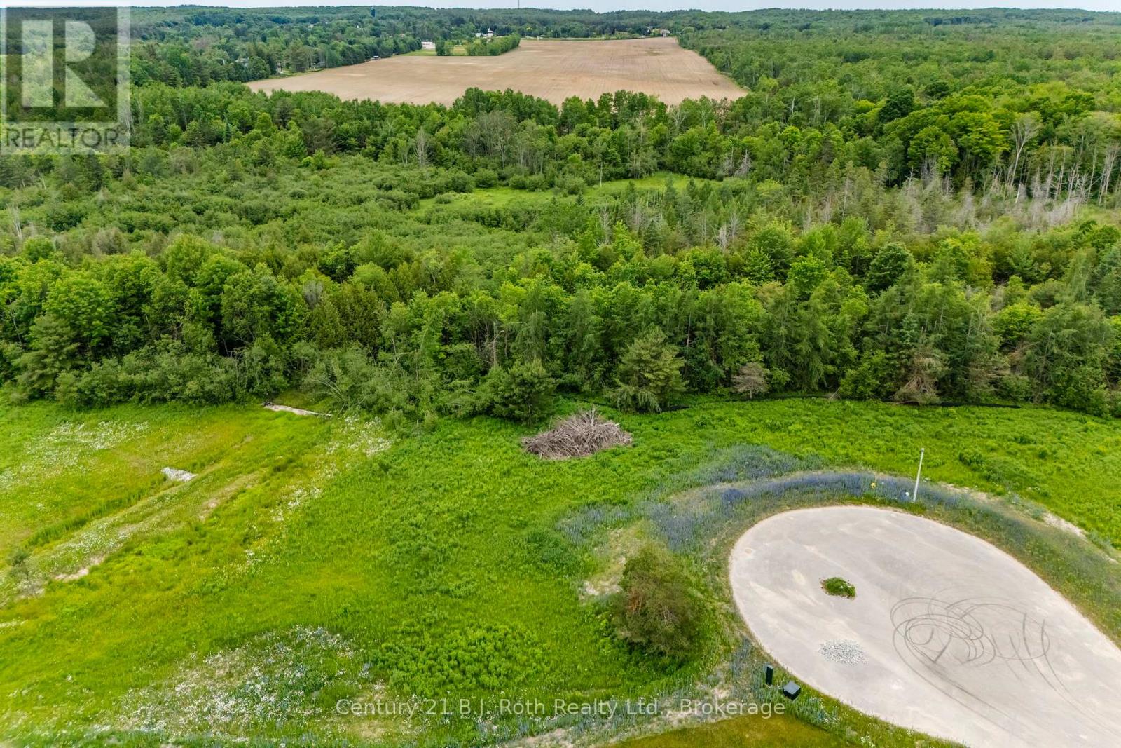 Photo 6 of 13 Greenlaw Court, Springwater ON