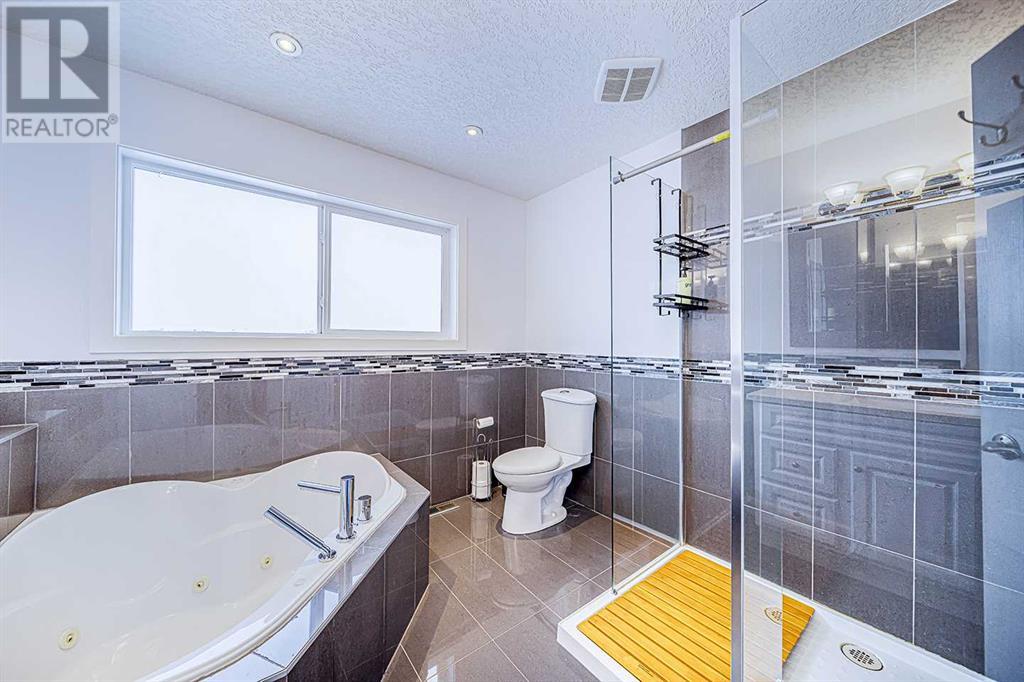 Single Family House for Sale in  Hawktree Green NW Hawkwood Calgary 