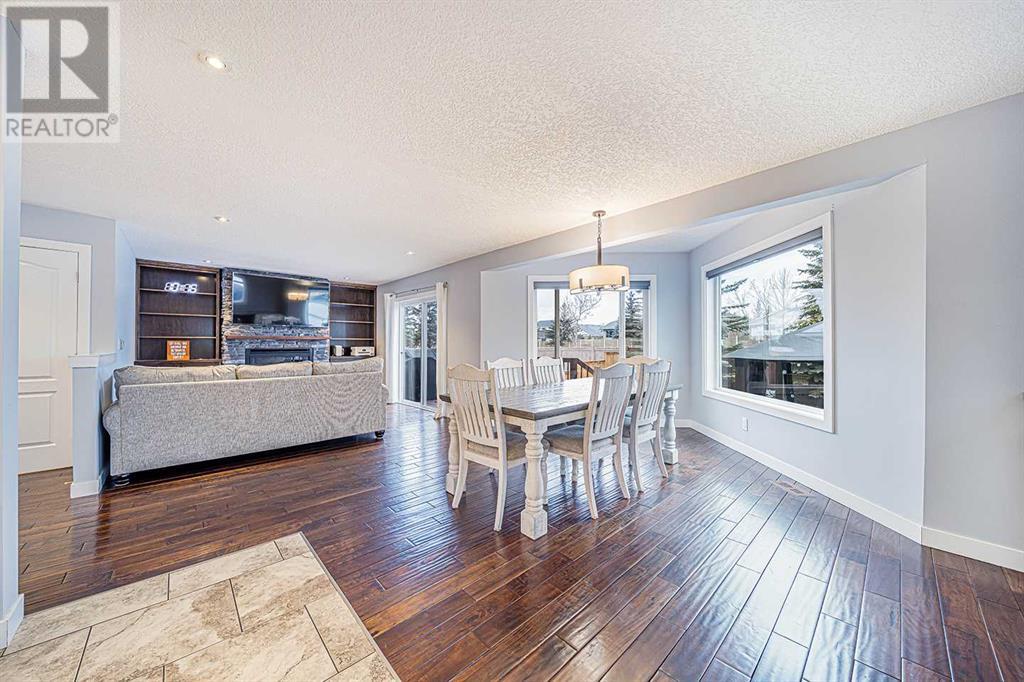 Single Family House for Sale in  Hawktree Green NW Hawkwood Calgary 