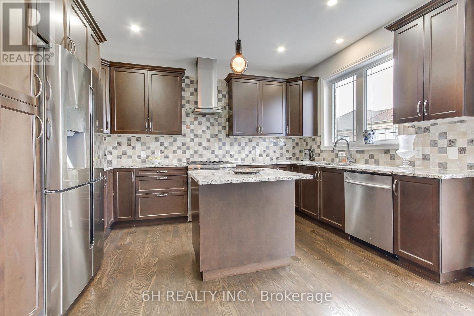 Single Family House for Sale in  STRONG AVENUE Vaughan (Patterson) 