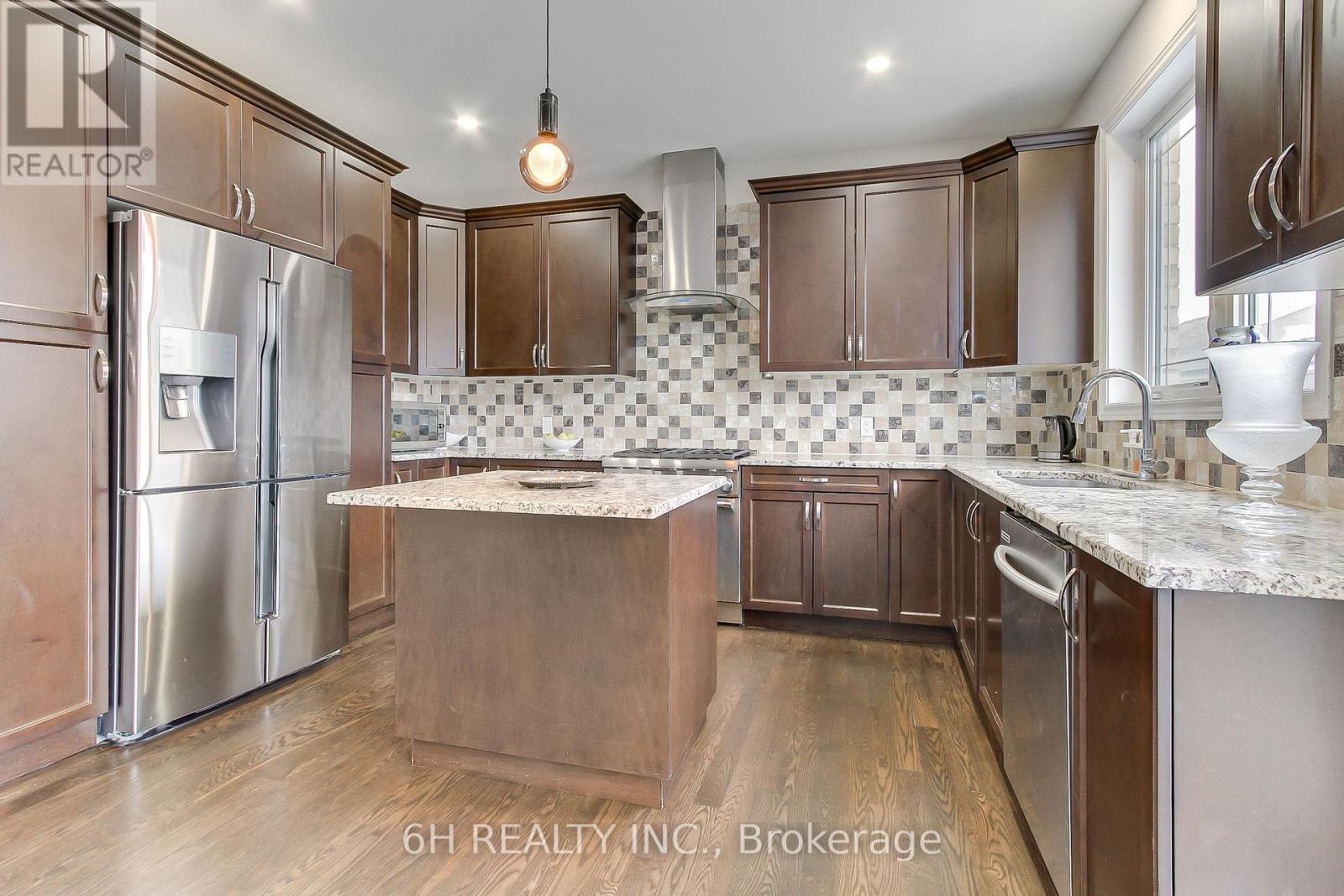 Single Family House for Sale in  STRONG AVENUE Vaughan (Patterson) 
