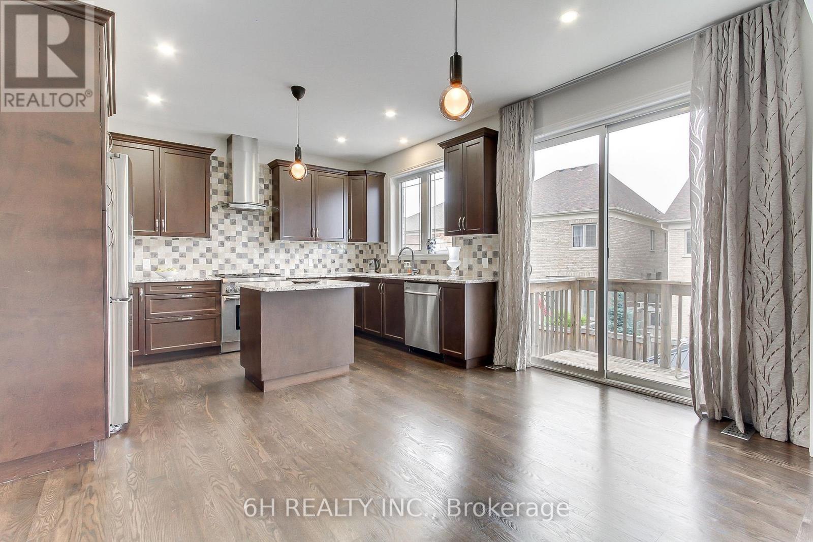 Single Family House for Sale in  STRONG AVENUE Vaughan (Patterson) 