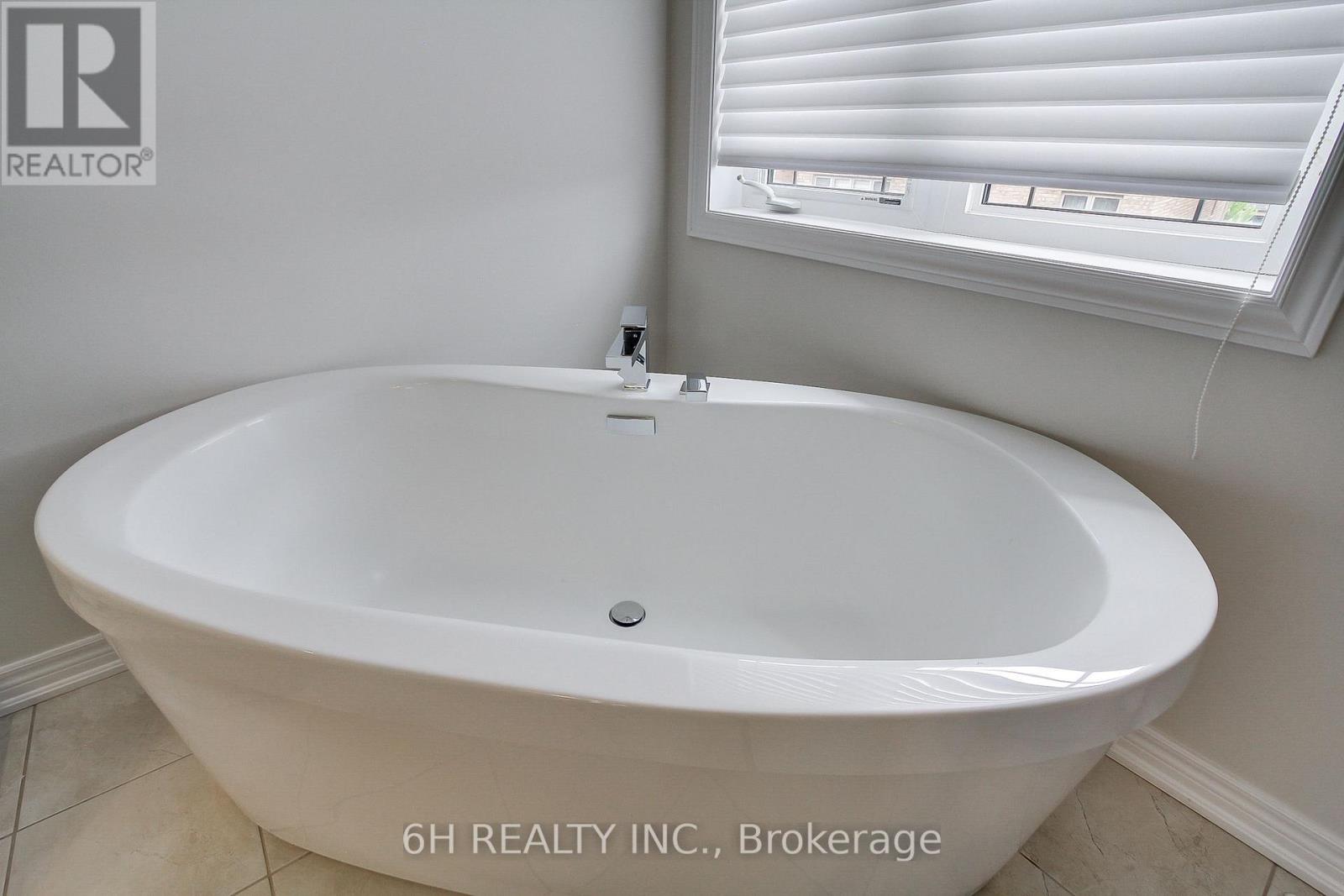 Single Family House for Sale in  STRONG AVENUE Vaughan (Patterson) 