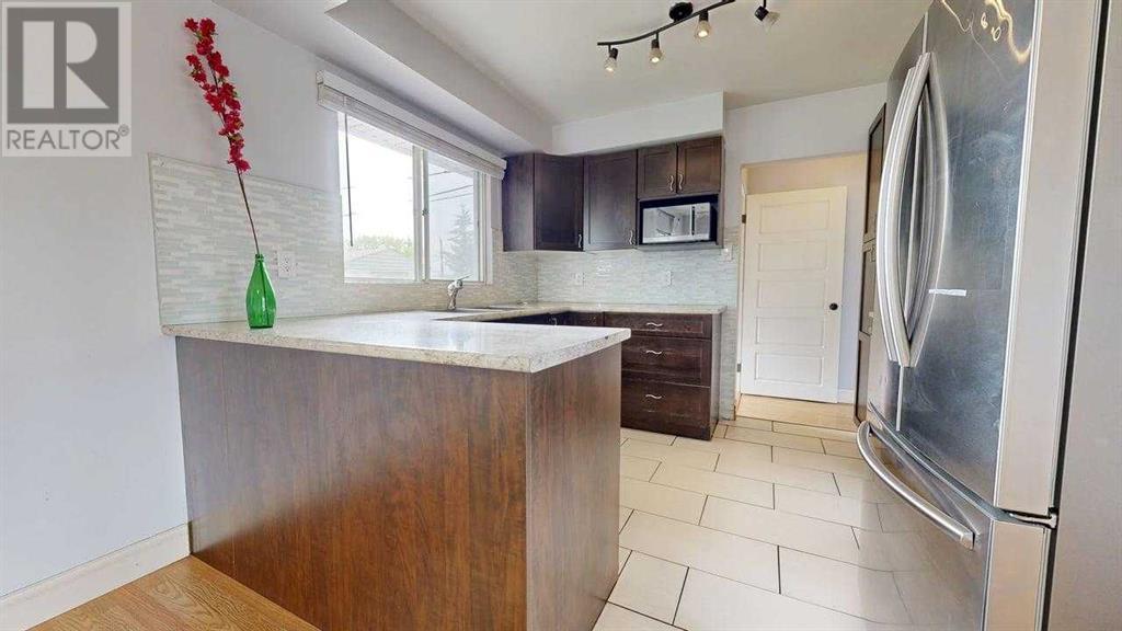 Single Family House Bungalow for Sale in   Avenue Mountview Grande Prairie 