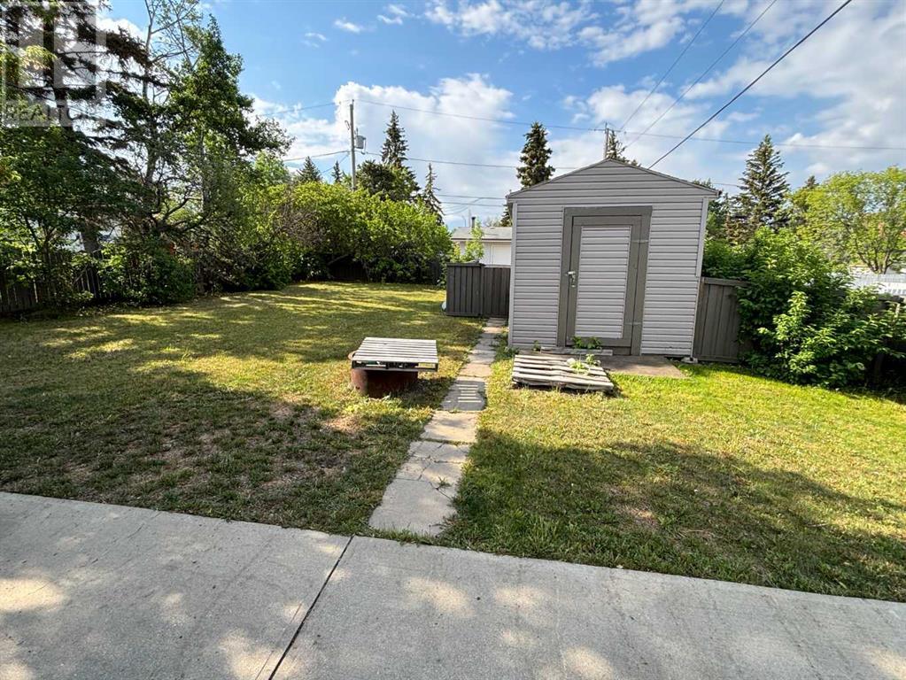 Single Family House Bungalow for Sale in   Avenue Mountview Grande Prairie 
