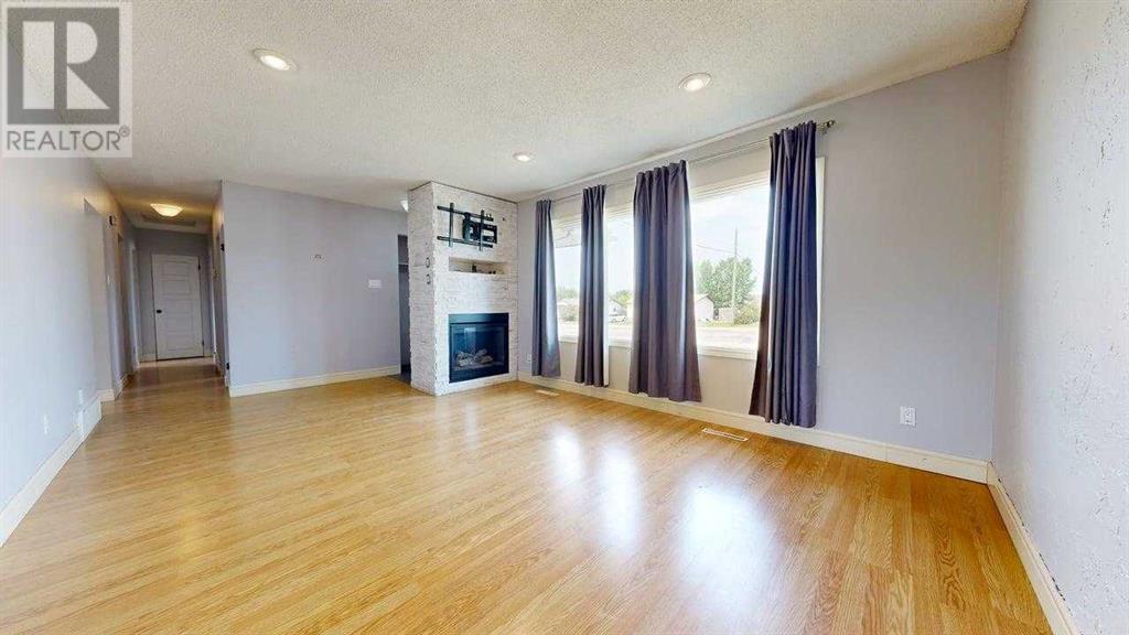 Single Family House Bungalow for Sale in   Avenue Mountview Grande Prairie 