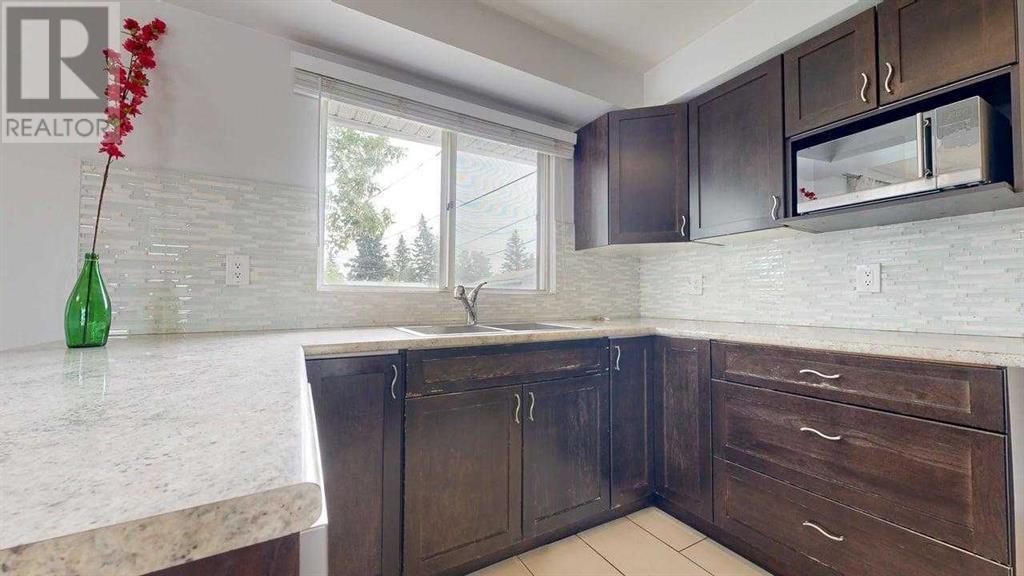 Single Family House Bungalow for Sale in   Avenue Mountview Grande Prairie 