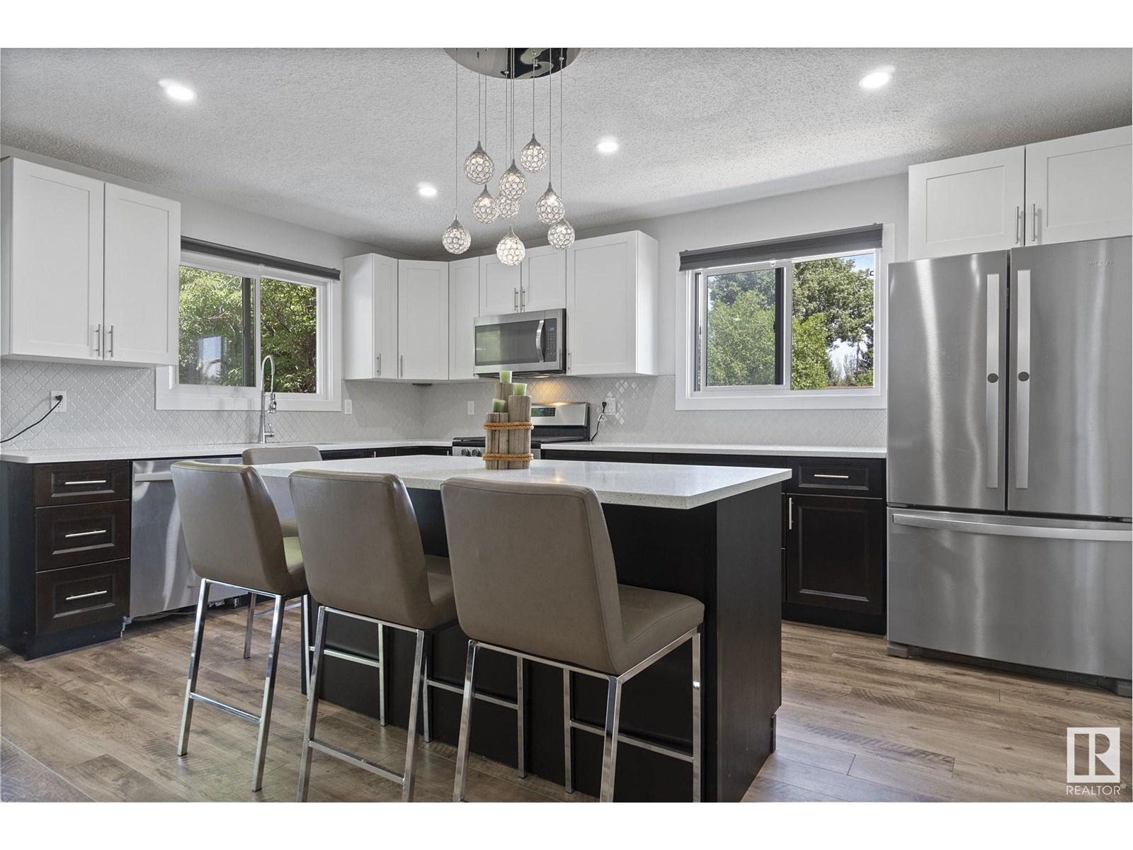 Photo 10 of 18404 66 Av Nw, Edmonton AB