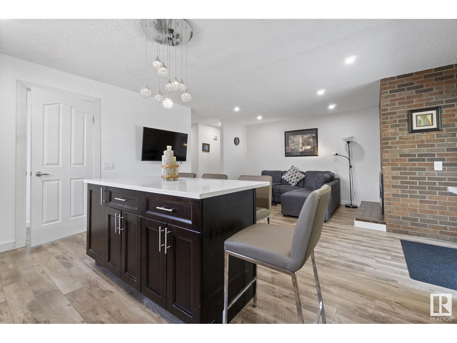Photo 13 of 18404 66 Av Nw, Edmonton AB