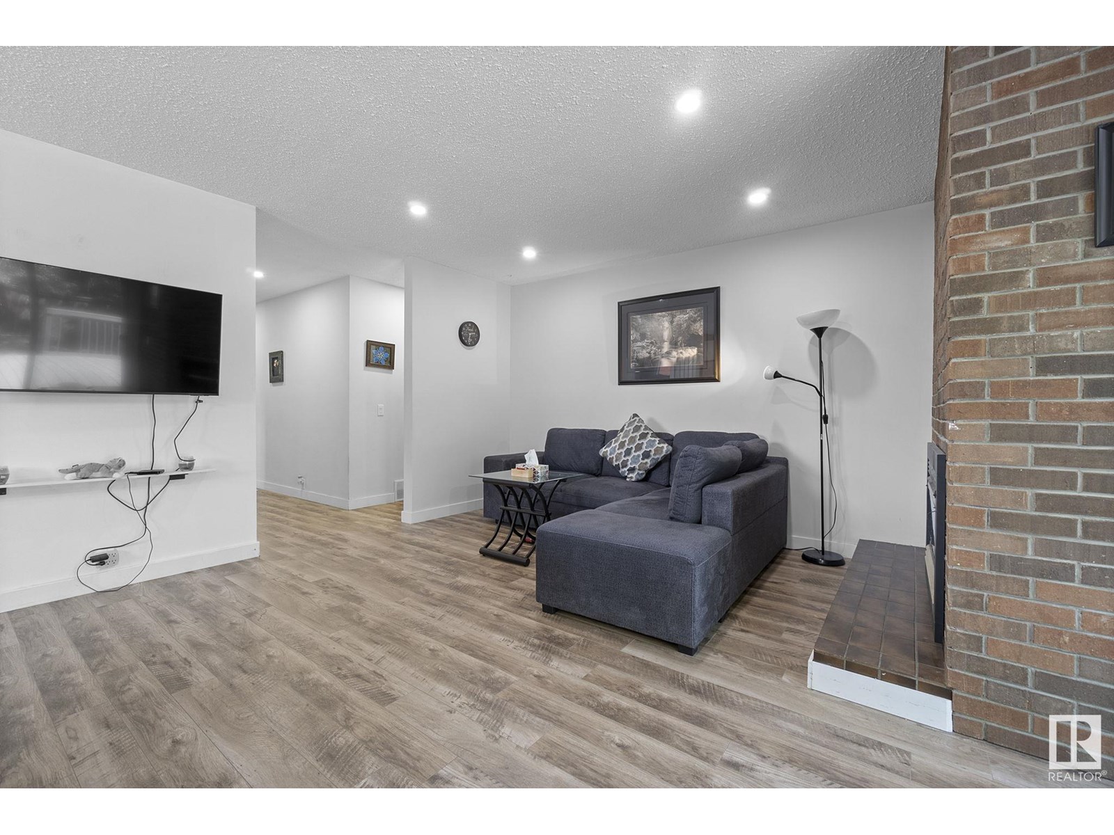Photo 17 of 18404 66 Av Nw, Edmonton AB