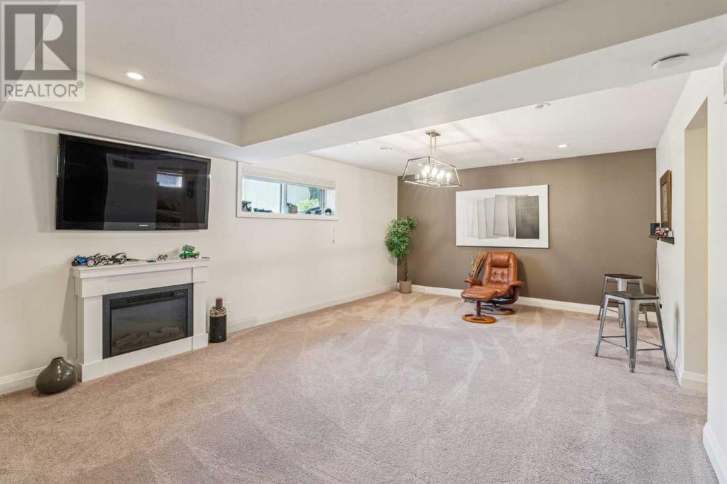 Single Family House 4 Level for Sale in  Riverview Park SE Riverbend Calgary 