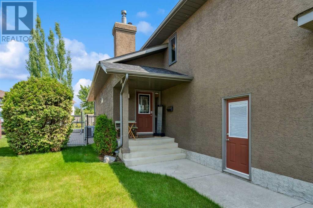 Single Family House 4 Level for Sale in  Riverview Park SE Riverbend Calgary 