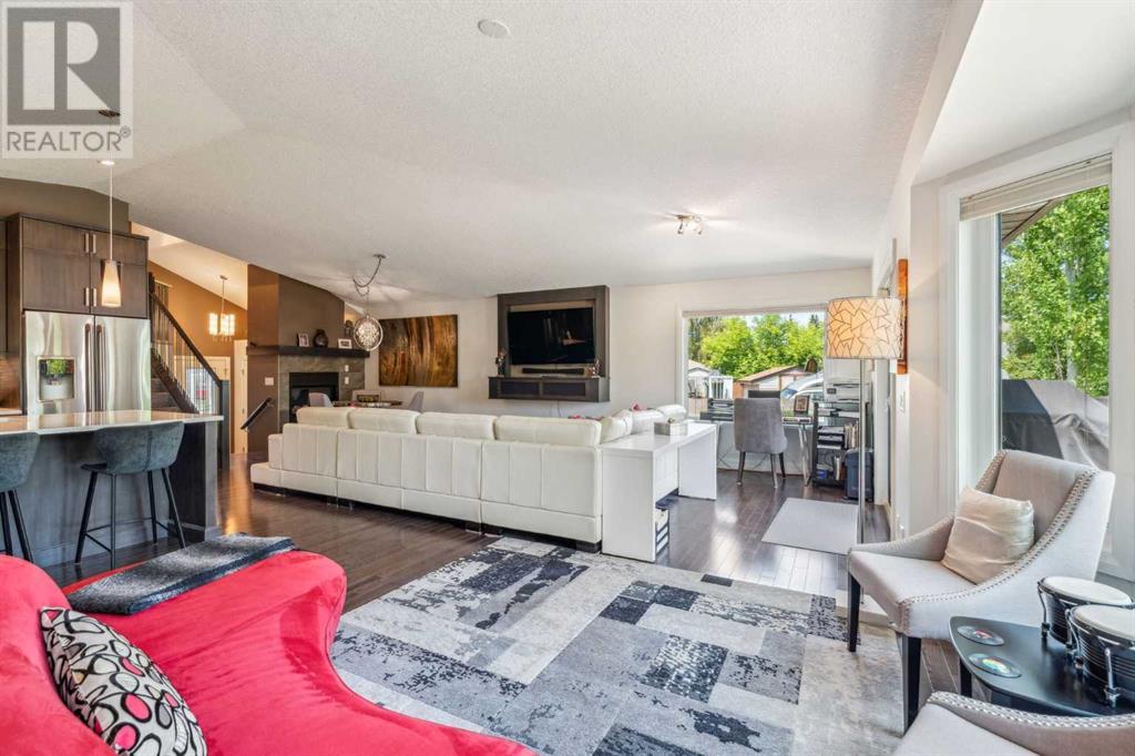 Single Family House 4 Level for Sale in  Riverview Park SE Riverbend Calgary 